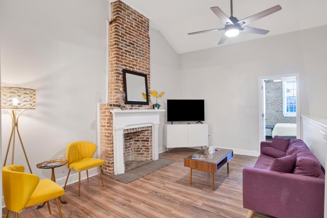 Stars On State In The Heart Of Downtown Historic District Apartment Мобил Екстериор снимка