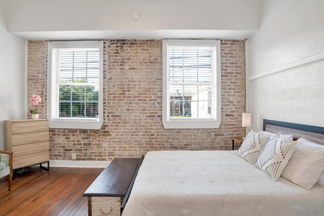 Stars On State In The Heart Of Downtown Historic District Apartment Мобил Екстериор снимка